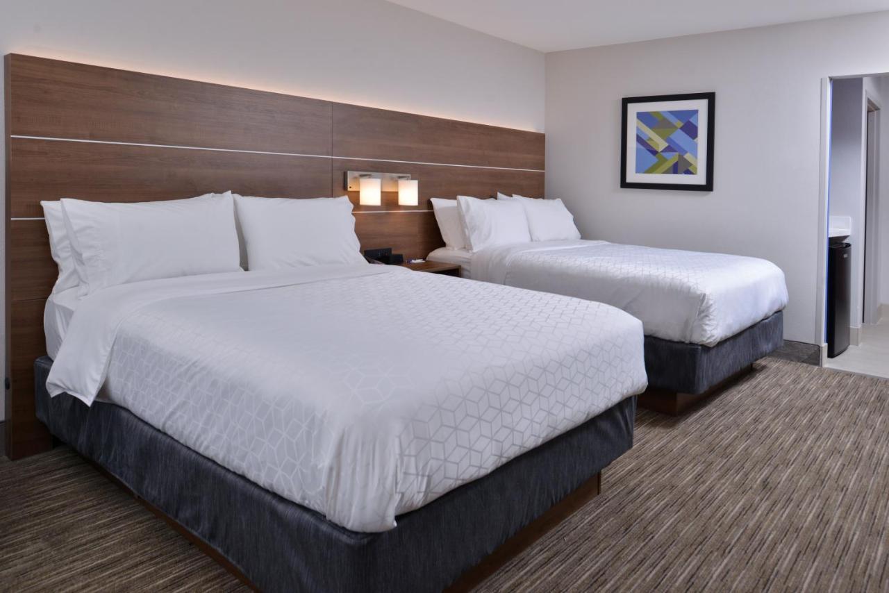 Holiday Inn Express & Suites - Marshalltown By Ihg Kültér fotó